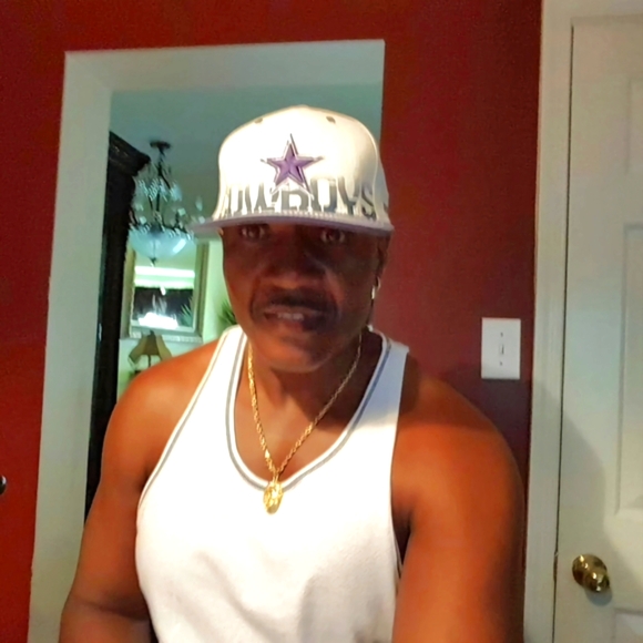 Meet your Posher, Ozell - Picture 2 of 2